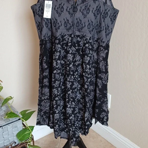 Hot topic COSMIC AURA SKELETON FAIRY LACE THIN STRAPS ZIP CLOSURE HANKY HEM - Picture 8 of 17